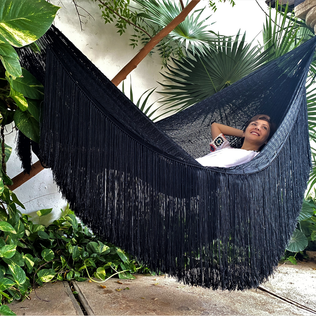 Hamaca Fashion con Flecos Negra Nylon Estándar
