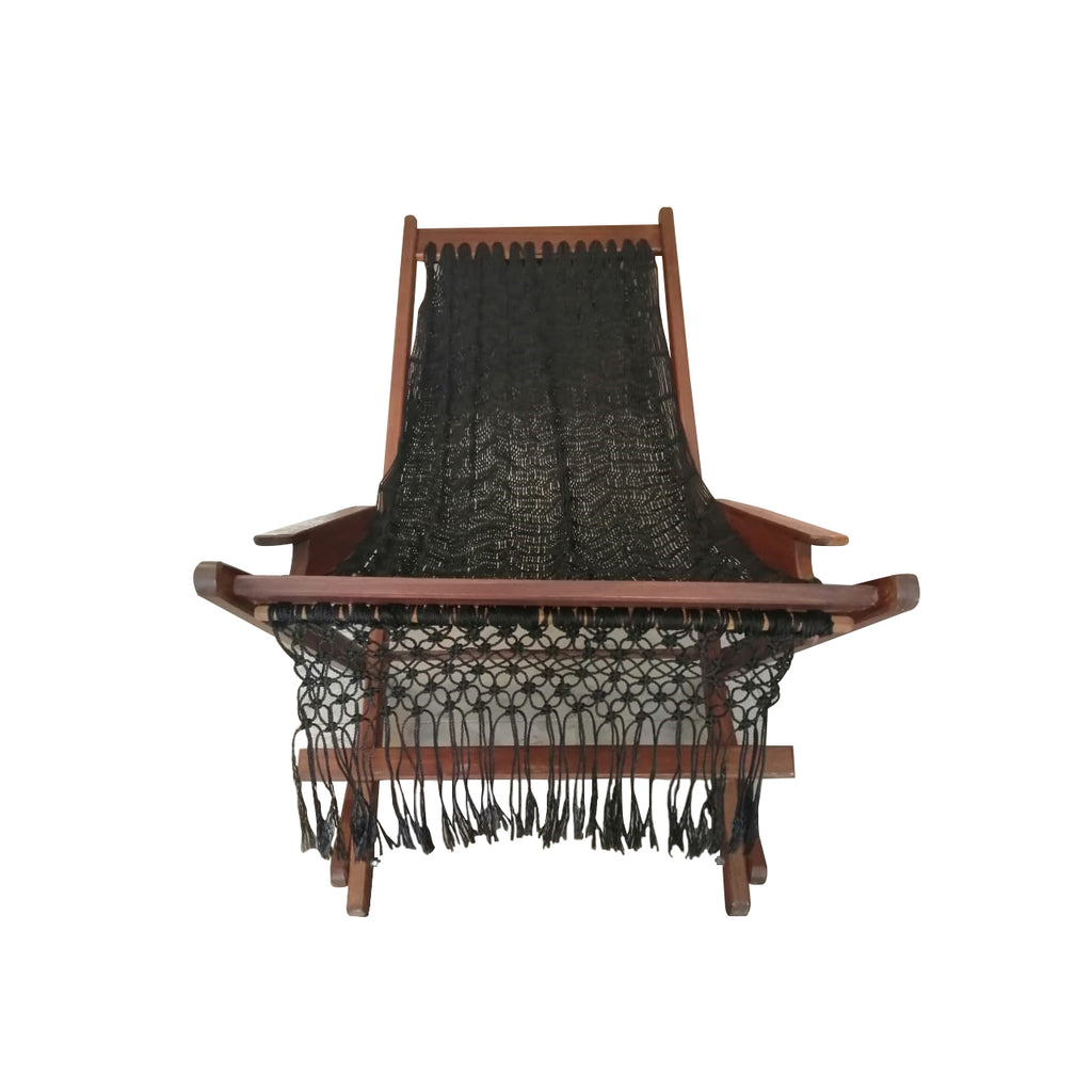 Silla Mecedora con Macramé